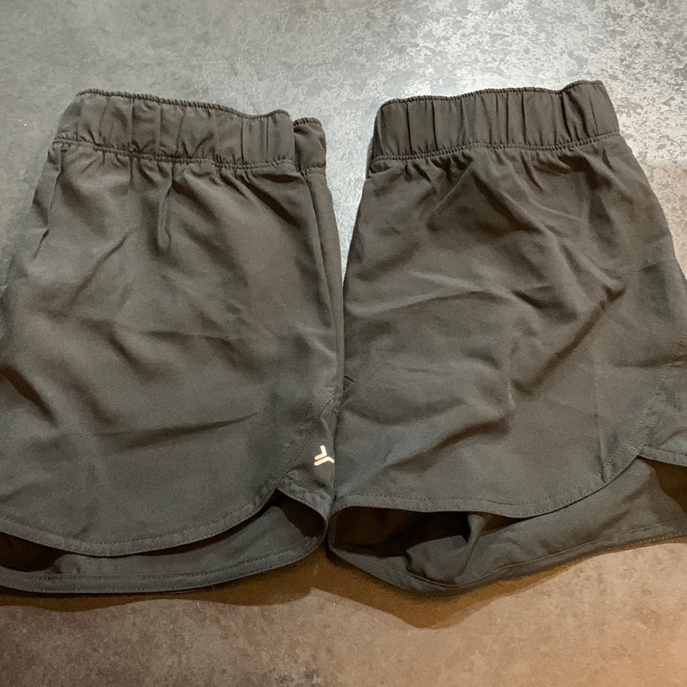 NWT Girls 14-16 xl Old Navy Active Go-Dry Cool shorts